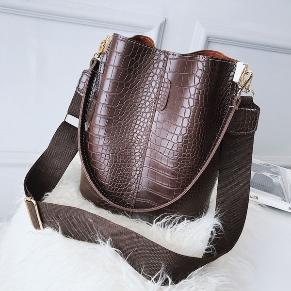 

bag women 2019 summer new tide korean version of large-capacity shoulder bag simple wide shoulder strap messenger