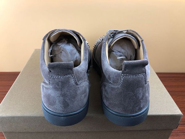 

Новые дизайнерские кроссовки с красной подошвой обуви Low Cut замша шипом обуви люкса для мужчин и WomenLeisure обуви партии Свадебных хрустальных кожаных кроссовок