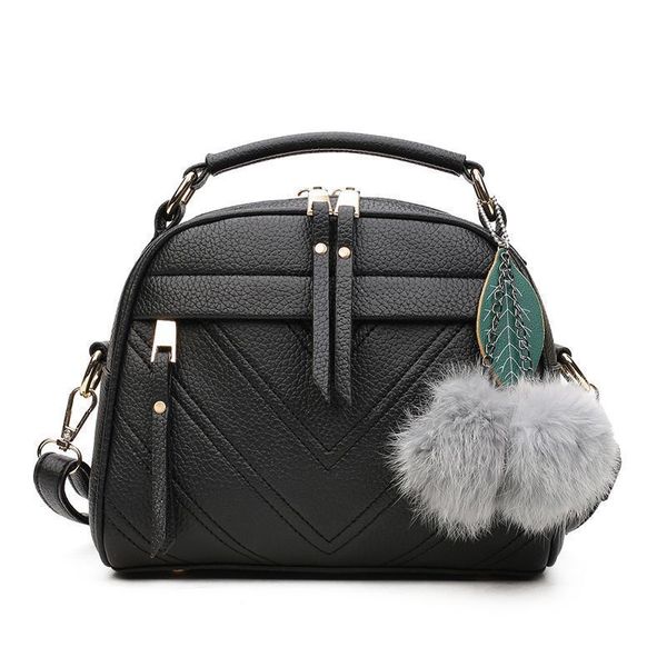 

2020 new women's bag fur ball pendant fashion hand bag shoulder messenger ladies