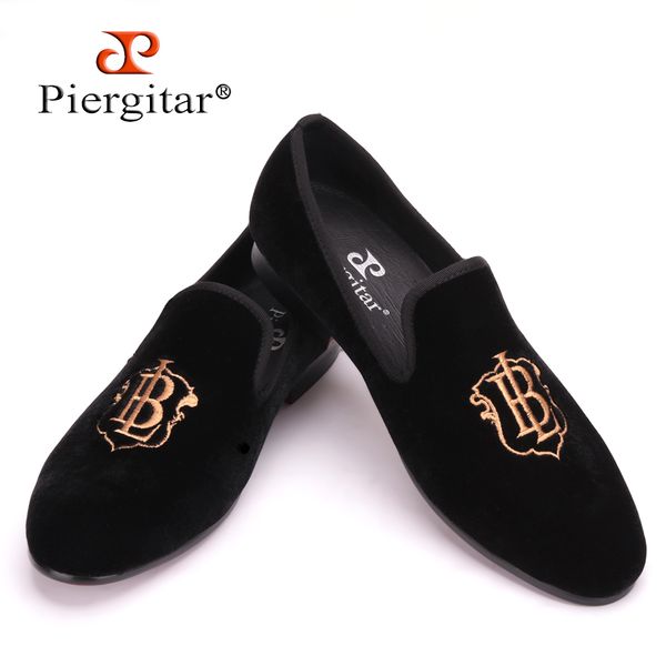 

piergitar new style fashion men loafers with lb letters gold embroidery handmade men velvet shoes party and wedding men's flat t200111, Black