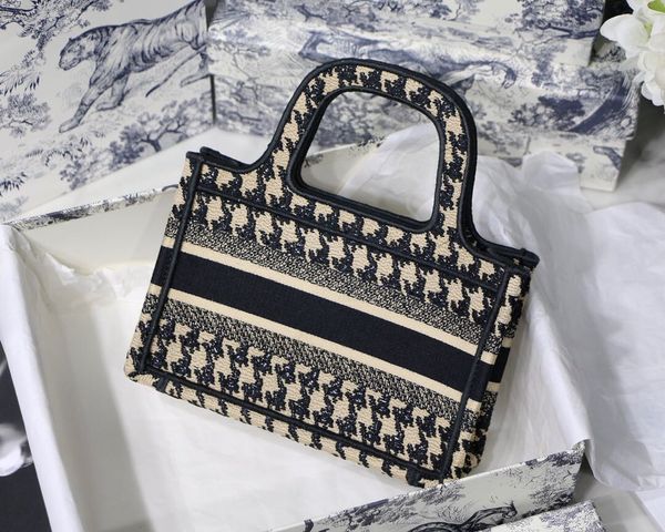 

ladies handbag retro and fashionable concave shape single product superb embroidery handmade this mini high-end customization
