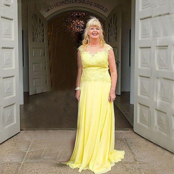 lindo 2019 mãe formal da noiva vestidos de noite uma linha longa laço amarelo e vestido de noiva chiffon para madrinha