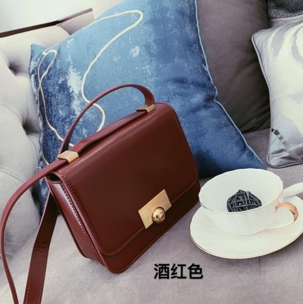 

luxury women bag designer single shoulder bag new style 4 color optional green black camel wine red colors size: 18-15 cm