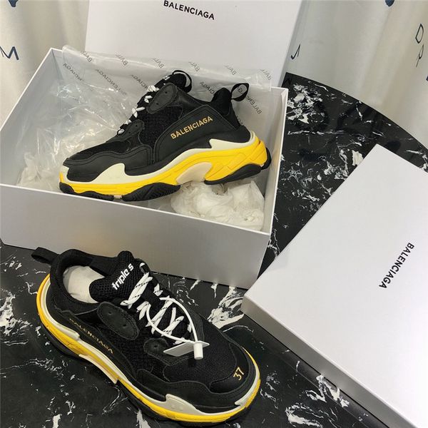 

Luxury de igner top elling in 2019 dad hoe triple 17fw neaker for men women treet couple chau ure daddy hoe ize 35 45