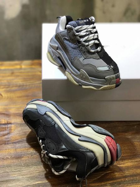 

Top quality 17FW Athletic triple s epicene shoes sneaker Without box over 2 kg by DHL combination 7-layers unisex triple-s sneakers 35-45