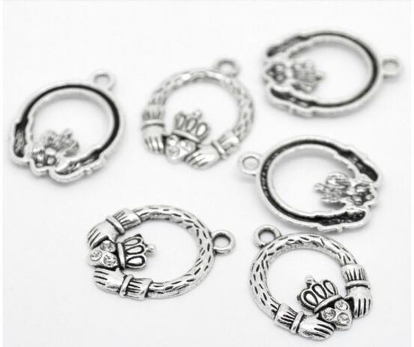 100pcs Atacado-Antique Silver Tone Descobertas Rhinestone Claddagh Anel Charme Pingentes 25x18mm Jóias / tornando J0506F Atacado DIY