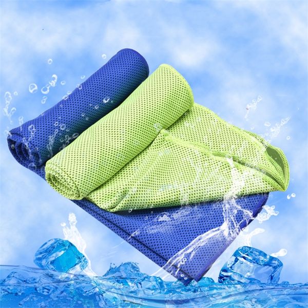Asciugamano sportivo con senso del freddo diretto in fabbrica. L'asciugamano per il viso ad asciugatura rapida con senso del freddo a raffreddamento rapido può essere personalizzato con dimensioni del logo
