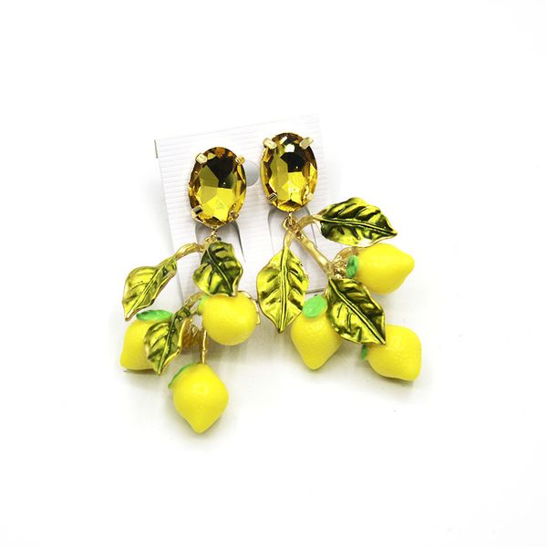 

2017 new catwalk section baroque earrings lemon leaves large circle temperament retro big earrings 545 t7190617, Golden;silver