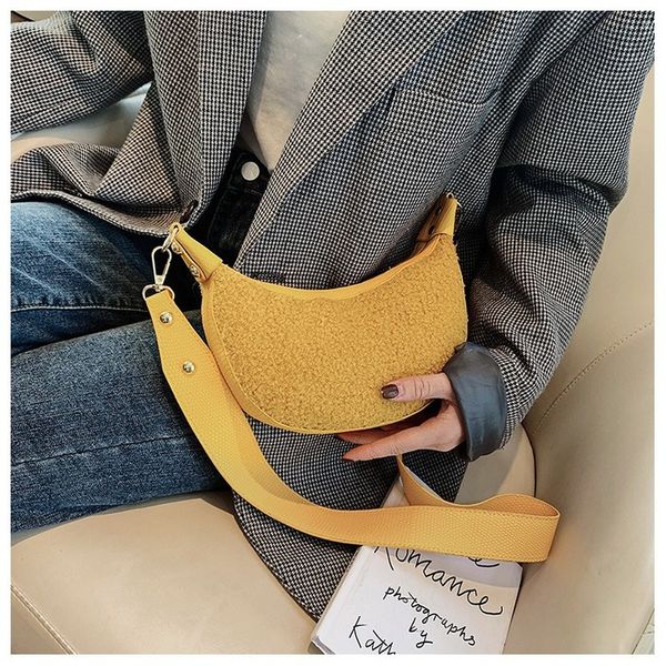 

2020 new shoulder bag ladies korean version of the fashion multifunctional cross-body student simple crescent bag women