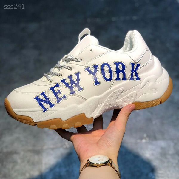 

running shoes for men triple black white red beige womens sports sneakers trainers breathable classical size 36-44