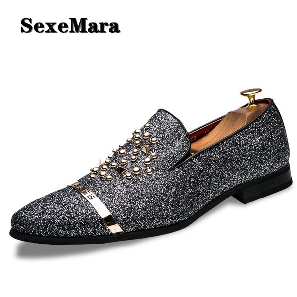 

sexemara derby shoes men fashion rivets rubber sole pointed toe slip on oxfords shoes brogue zapatillas hombre, Black