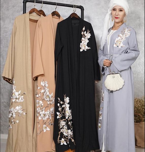 Muslimische Erwachsene Blumen Muster Stickerei Abaya Arabische Mode war dünn islamisches Kleid Musikalische Robe Ramadan Kleidung Direktversand