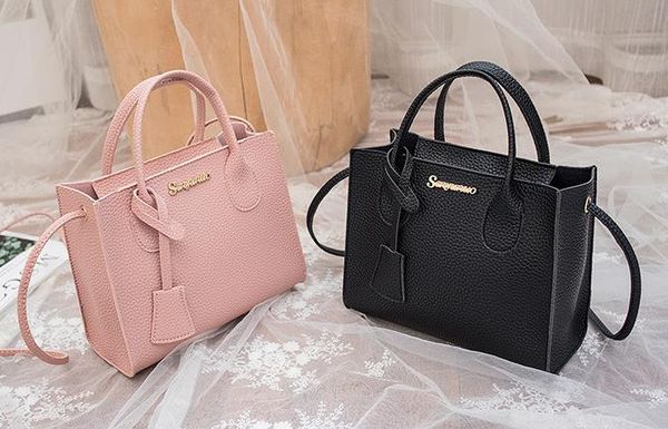 

2020 new designer portable female bag foreign luxury small square bag shoulder slung tide fashion wild drop shipping