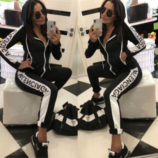

womens designer tracksuits luxury letters two pieces outfit hooded sweatshirt & trackpants 2020 new girls active sportswear, Gray