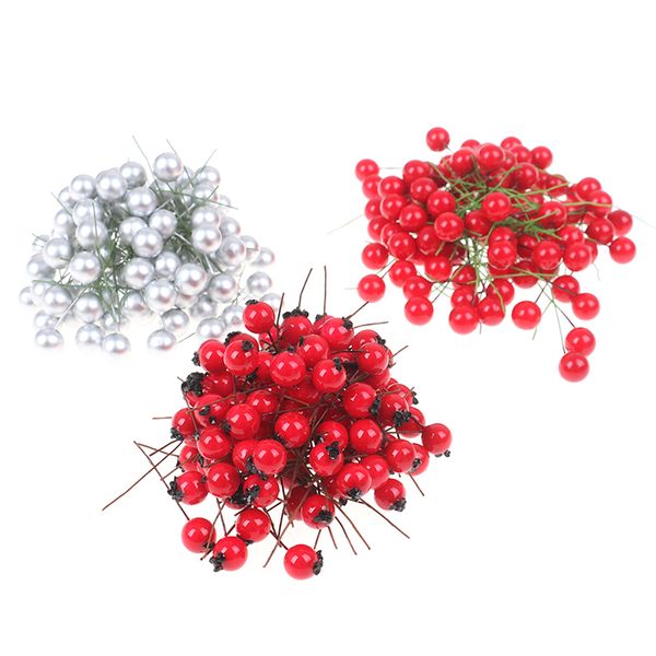 

100 pcs decorative mini christmas frosted artificial berry vivid red holly berry holly berries home garlandbeautiful