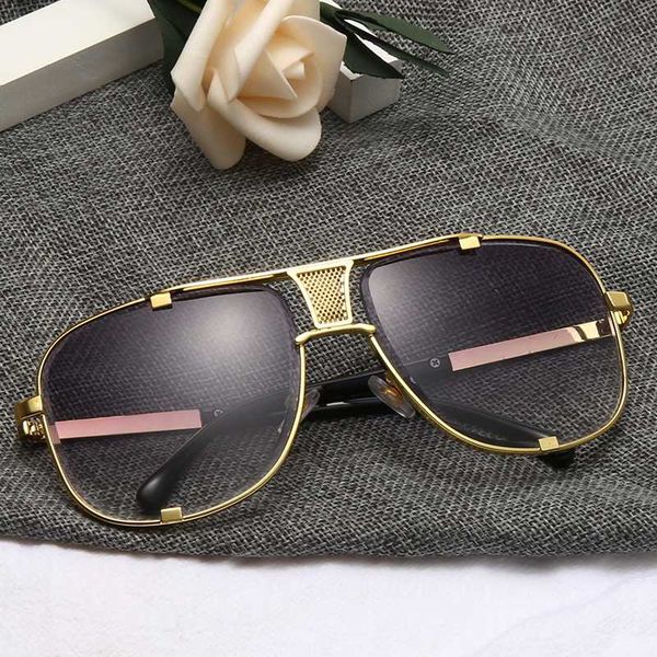 

2020 fashion metal gradient square frame men's sunglasses brand design driving sunglasses vintage sun glasses 1835, White;black
