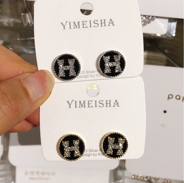 

2020 selling luxury ladies earrings letter earrings high-end temperament letter earrings temperament simple fashion style gi, Golden;silver