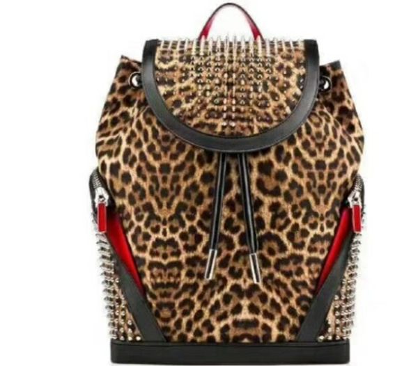 

дизайнер рюкзаки натуральная кожа рюкзак заклепки рок стиль женщины рюкзак дорожные сумки большая школьная сумка