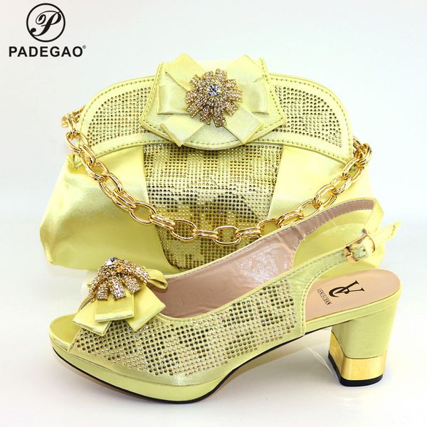 

mature style italian design african women shoes with special hand bag to match nigerian lady shoes and bag set, Black