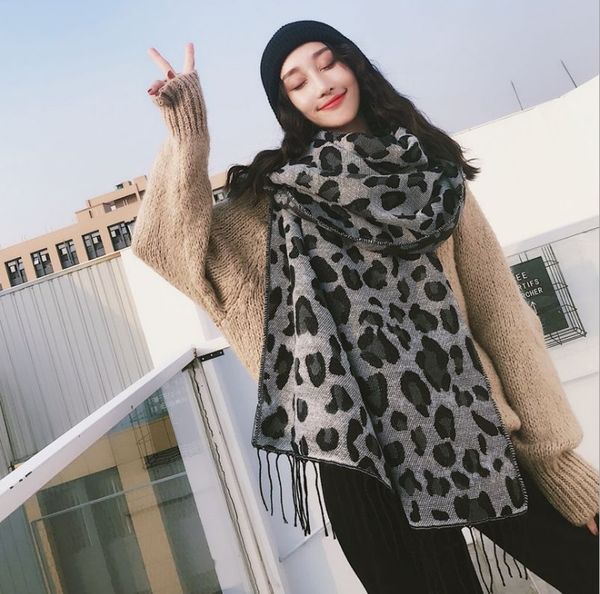 

autumn and winter new fashion leopard scarf woman explosion models warm tassel imitation cashmere scarf windproof shawl trend, Blue;gray