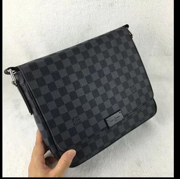 

2019 european and american fa hion cla ic men 039 briti h houlder bag me enger bag men 039 black de igner