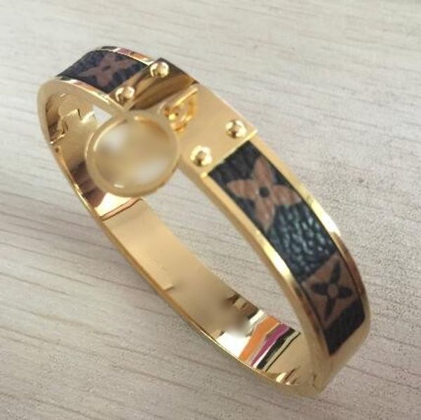 

2019 luxury brand stainless steel Top quality 3 colors bracelet&bangle four-leaf clover jewelry V Stamp bracelet for women wholesale Price