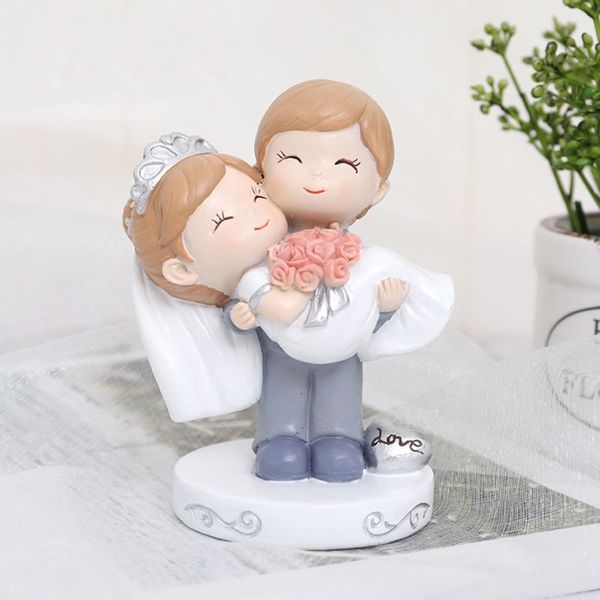 

2019 new couple wedding home decoration cake decoration creative resin car gift
