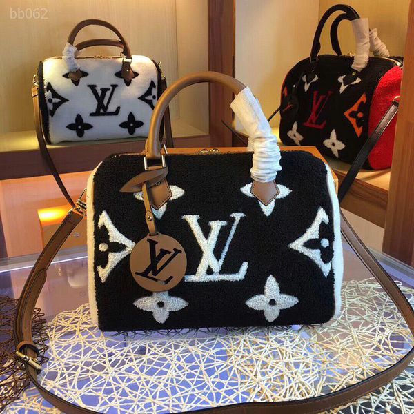 

2020 velvet bag high grade new fashion one shoulder messenger hair fur high sense cute large capacity handbags women bags