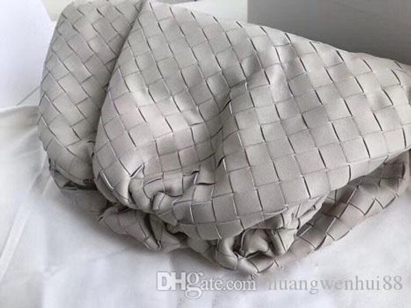 

2019 new ladies clutch bag purse primary color cloud shape leather cloud bag buckle buckle ladies art