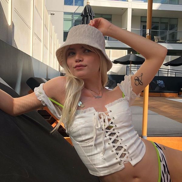 

2020summer sexy hollow club wear crop top женские футболки мода офисные дамы элегантный с плеча тонкий дикий повседневный teeshirts, White