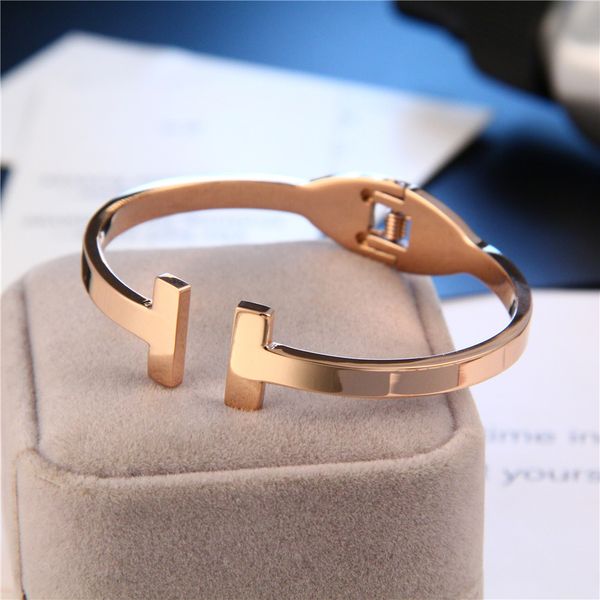 

luxury jewelry in europe and america titanium steel fashion open card home i-shaped bracelet women plated 18k rose gold bracelet japanese an, Black