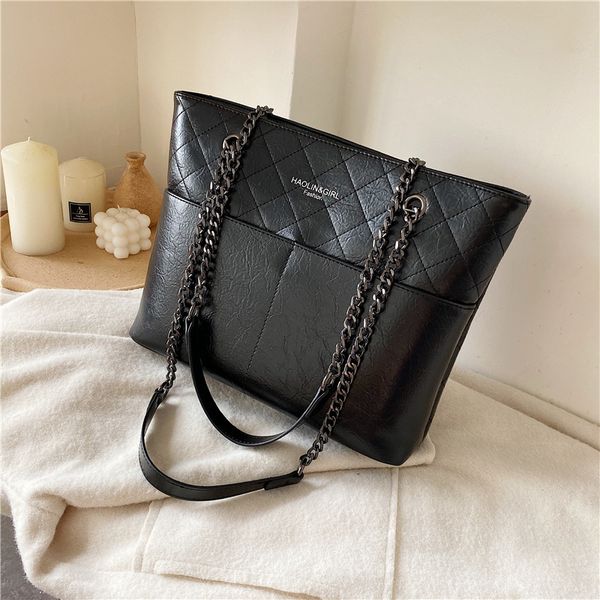 

bag women 2019 new fashion texture large capacity one shoulder messenger bag all round chain simple tote