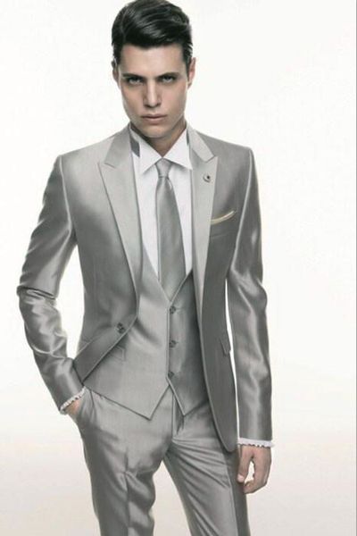 Moda Prata Cinza Noivo Smoking pico lapela Groomsmen vestido de casamento Excelente Homem Jacket Blazer 3 Piece Suit (Jacket + Calças + Vest + Tie) 686