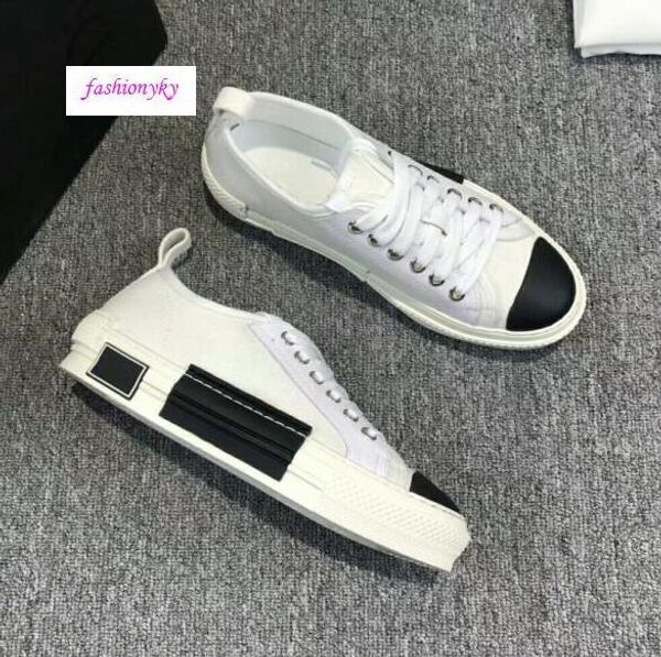 

classics b23 "single m classic as the main vision, in the way of large-area printing on the upper lovers shoes size 40, Black