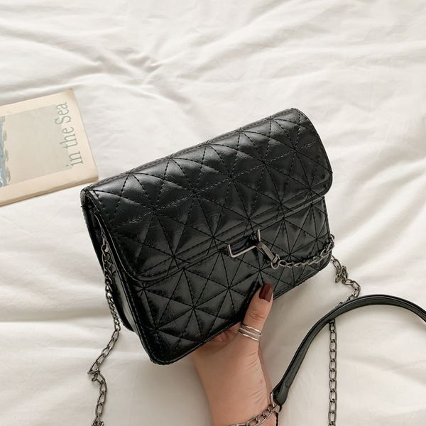 

wholesal 2020 woman hand bag messenger bag concise joker package diamond lattice chain single shoulder messenger packet
