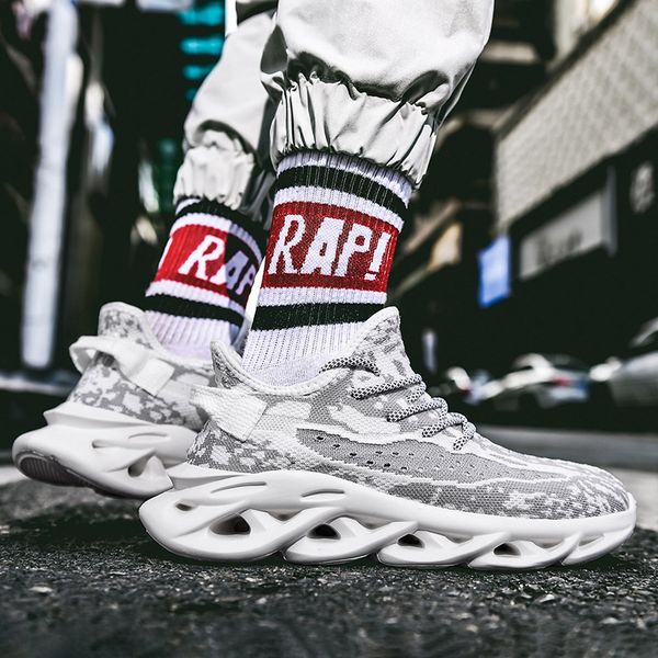 

2020 spring new twist luminous casual running shoes breathable cushioning mens sneakers comfortable mesh sports jogging shoes