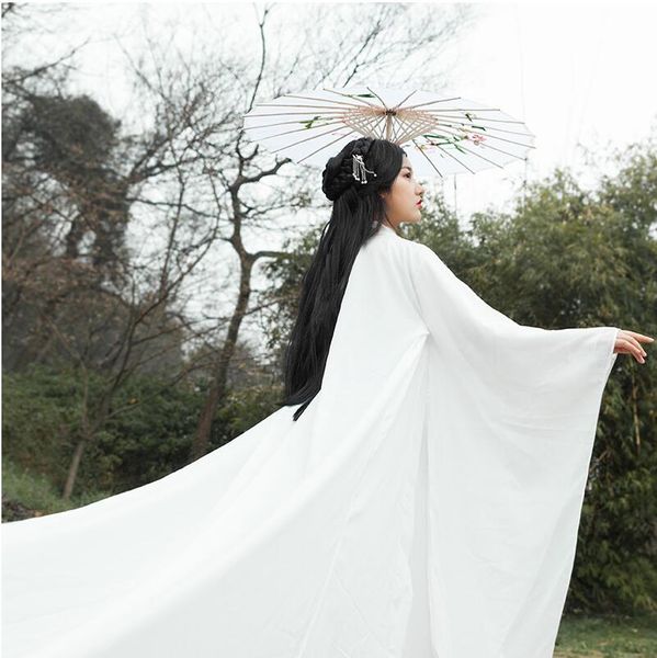 Costume bianco da ragazza orientale di fascia alta Abito da Hanfu da fata della Cina antica Stile dell'Asia orientale Abiti da danza popolare cinesi eleganti e freschi della signora della spada