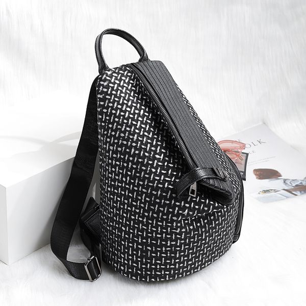 

2020 new style retro backpack women's bag fashion selling women's backpack leisure bag