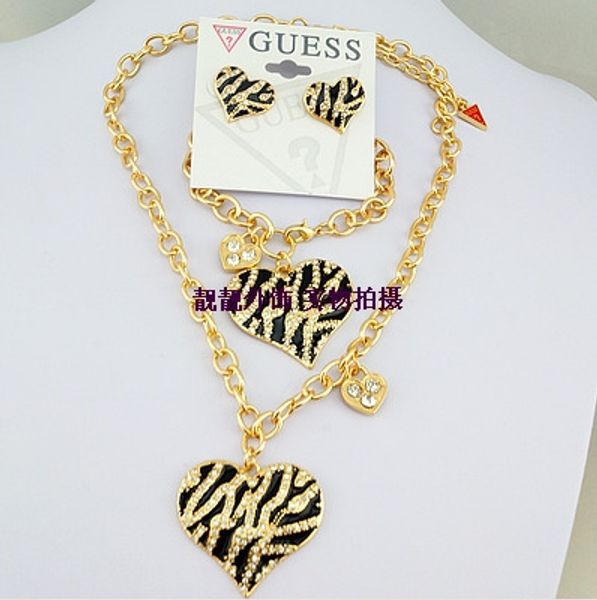 

Тенденции моды ювелирных изделий женщин GUE ** Любовь Браслет Браслеты из нержавеющей стали Gold Love Heart 3 шт набор Ожерелья Браслеты Серьги Костюмы