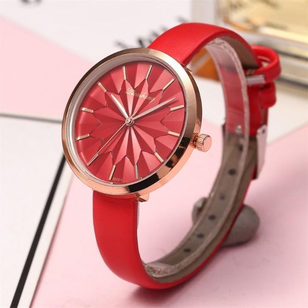 

женщины классического аналоговые кварцевые часы 3d шаблон циферблат с кожаным ремешком @ 88, Slivery;brown