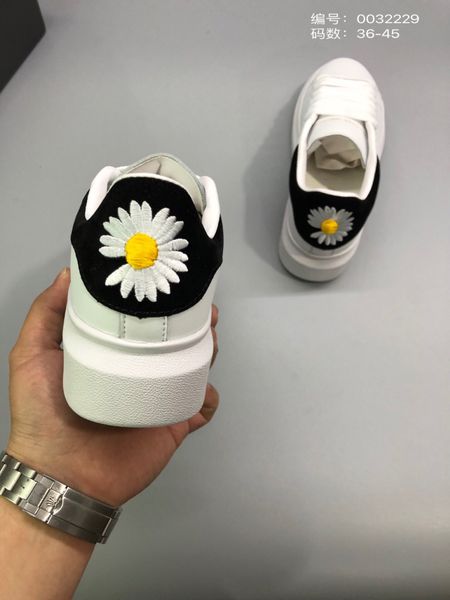 

luxury platform designer shoes fashion lady black velvet daisy embroidery white leather height-increasing sneakers mens womens dress shoes