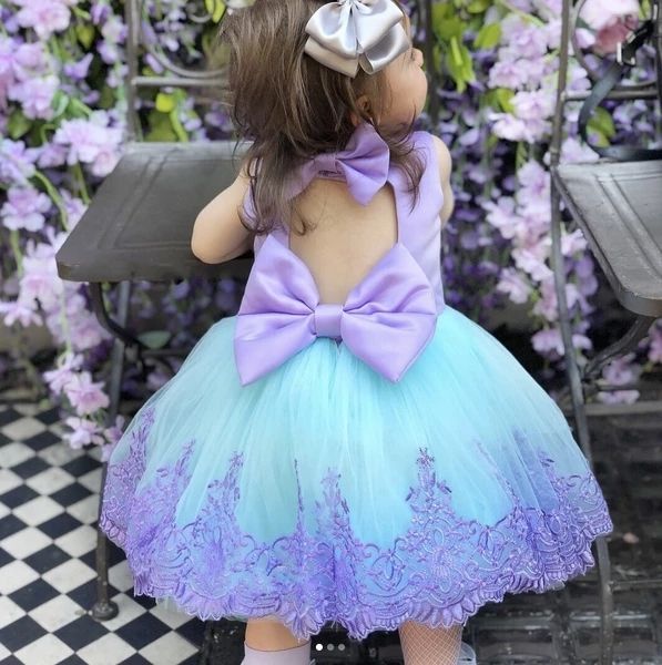 Neue Prinzessin Blue und Lila Kurze Blume Mädchen Kleid Spitze Applique Ballkleid Geburtstag Feier Party Puffy Kleid mit großem Bogen