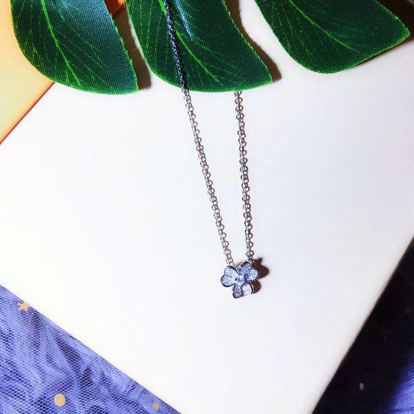 

fashion- necklace trend s925 pure silver rose gold diamond button niche design collarbone chain