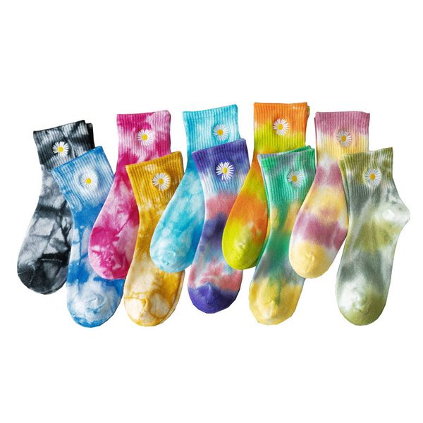 

2020 spring and summer new style celebrity style fashion socks little daisy flower embroidered men's women's socks, Black