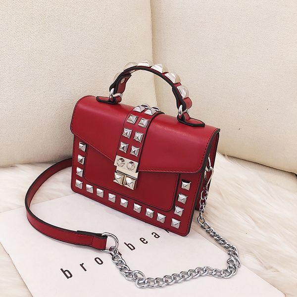 

daunavia shoulder bag messenger bag women fashion rivet ladies pu leather flap female handbag red chain cross body bags