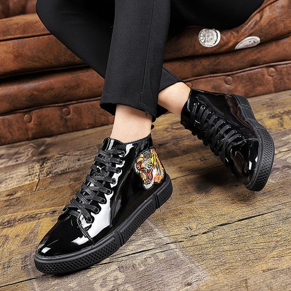 

2019 new trend patent leather boots mens anti slip casual boots men winter men with fur brand fashion boot, Black