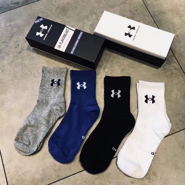 

Male Sports Socks Breathable Cotton Stockings Middle Tube Skateboard Socks Lovers Casual Cotton Quality Stockings With Gift Box