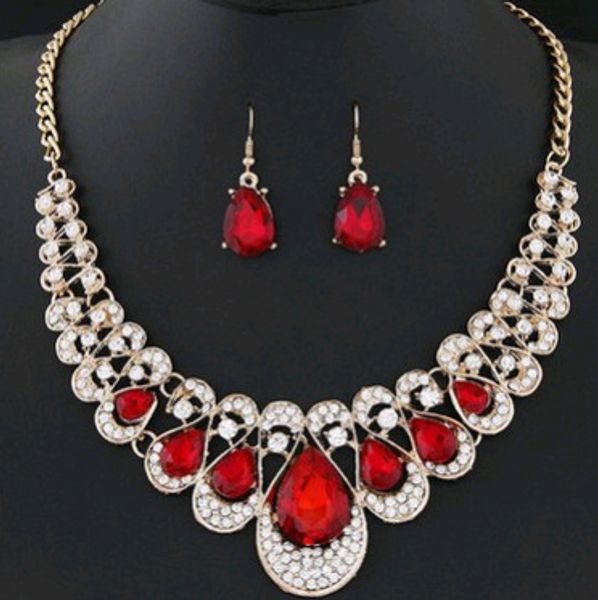 

stylish metallic shimmering collar necklace set water drop two-piece set, Silver