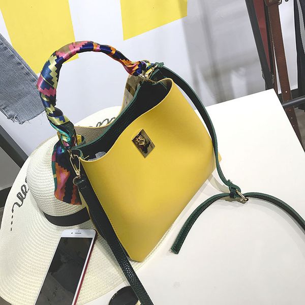 

new women's bag 2020 retro bucket korean version of single shoulder slant across bag