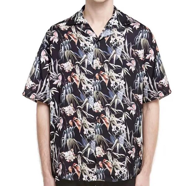 

19ss представляют собой черный цветок свободный тренд цветочная рубашка мужчины женщины мода дышащая летняя пляжная рубашка hfhlcs009, White;black